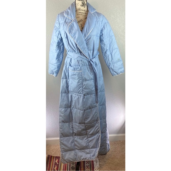 Eddie Bauer Intimates & Sleepwear Vintage 8s Eddie Bauer Quilted Goose Down Puffer House